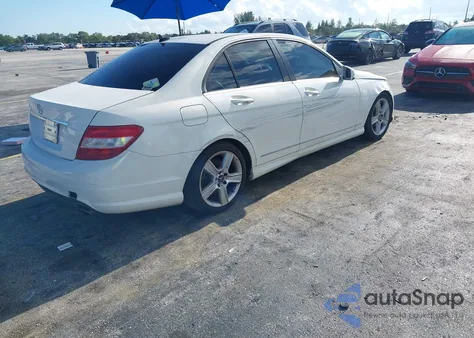 2010 Mercedes-Benz C 300 Luxury/Sport из США, поврежденный, VIN WDDGF5EB6AF431094